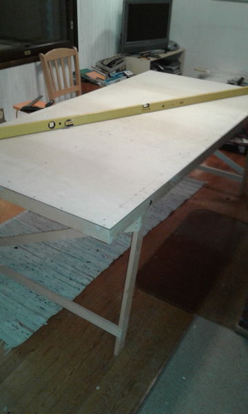 Tiedosto:Toporama Pöytä omilla jaloillaan.jpg