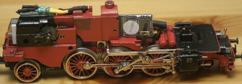 3005-veturi varustettuna ESU Mfx dekooderilla